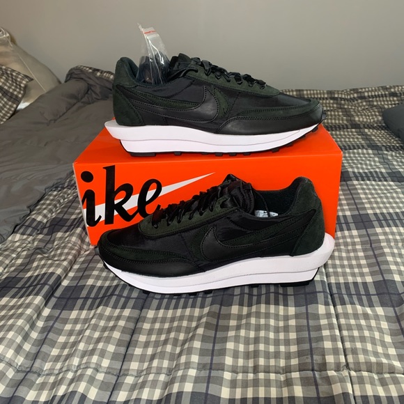 nike sacai waffle sizing